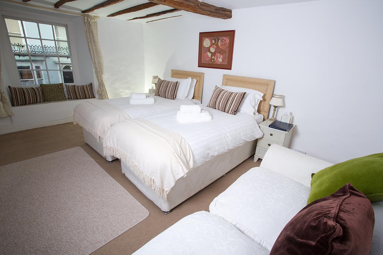 Ashburton Court 79 Bed & Breakfast Exterior photo
